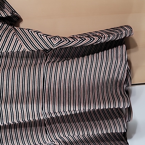 Woman's Talbots 1X Short Sleeve Top, Zipper in Back, Preloved Tan Black pinstrip - Picture 3 of 13